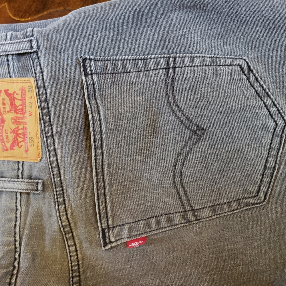 Levi's Classic Men's Jeans - W42-L30 - Gray - Picture 2 of 8